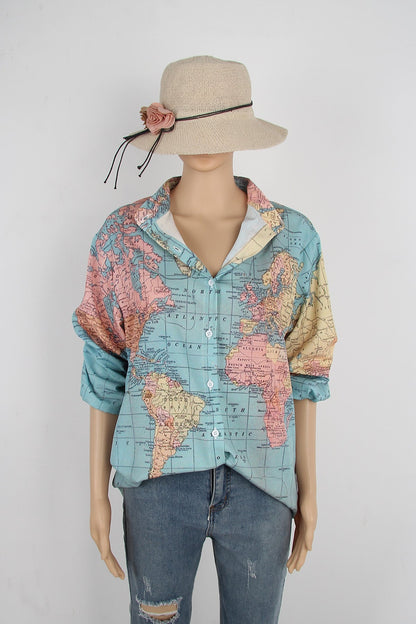 Blouse met wereldkaart