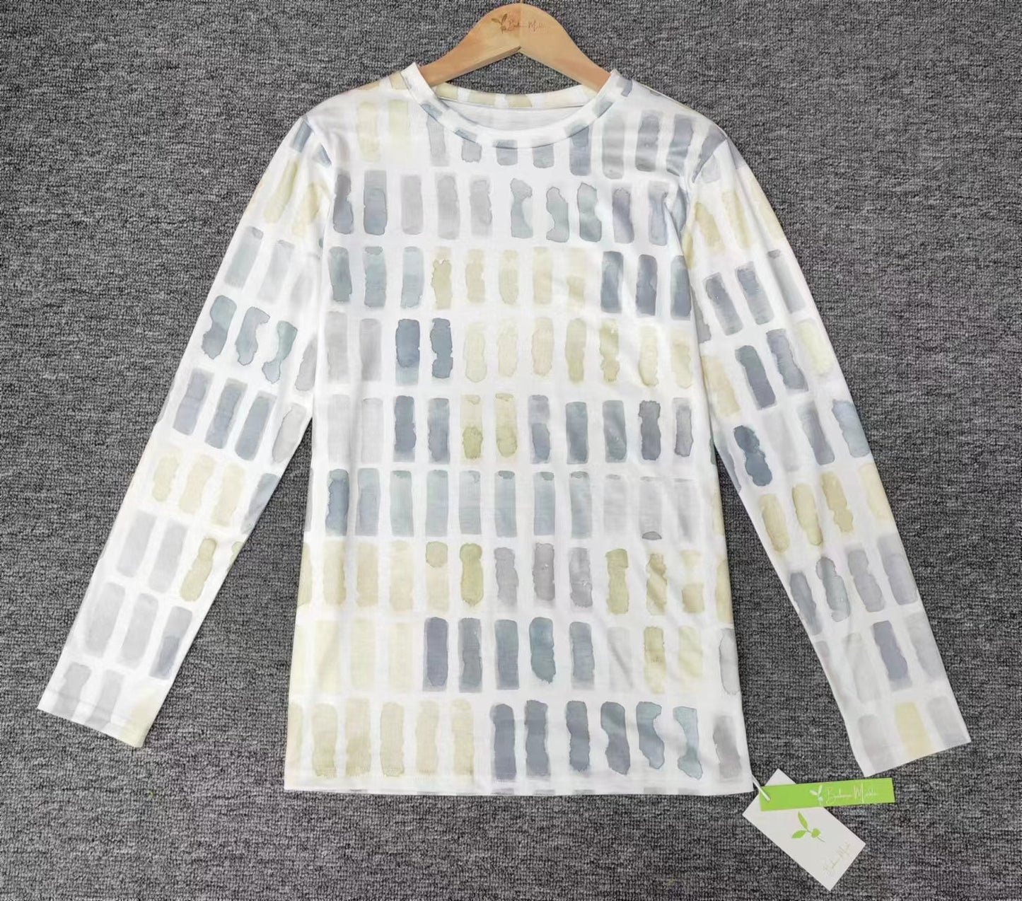 EcoExotica® - Geometrisch shirt met ronde hals in beige