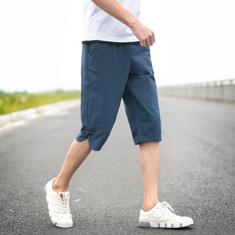 Ralf's korte broek voor op het strand