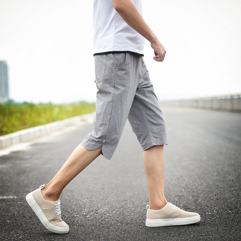 Ralf's korte broek voor op het strand