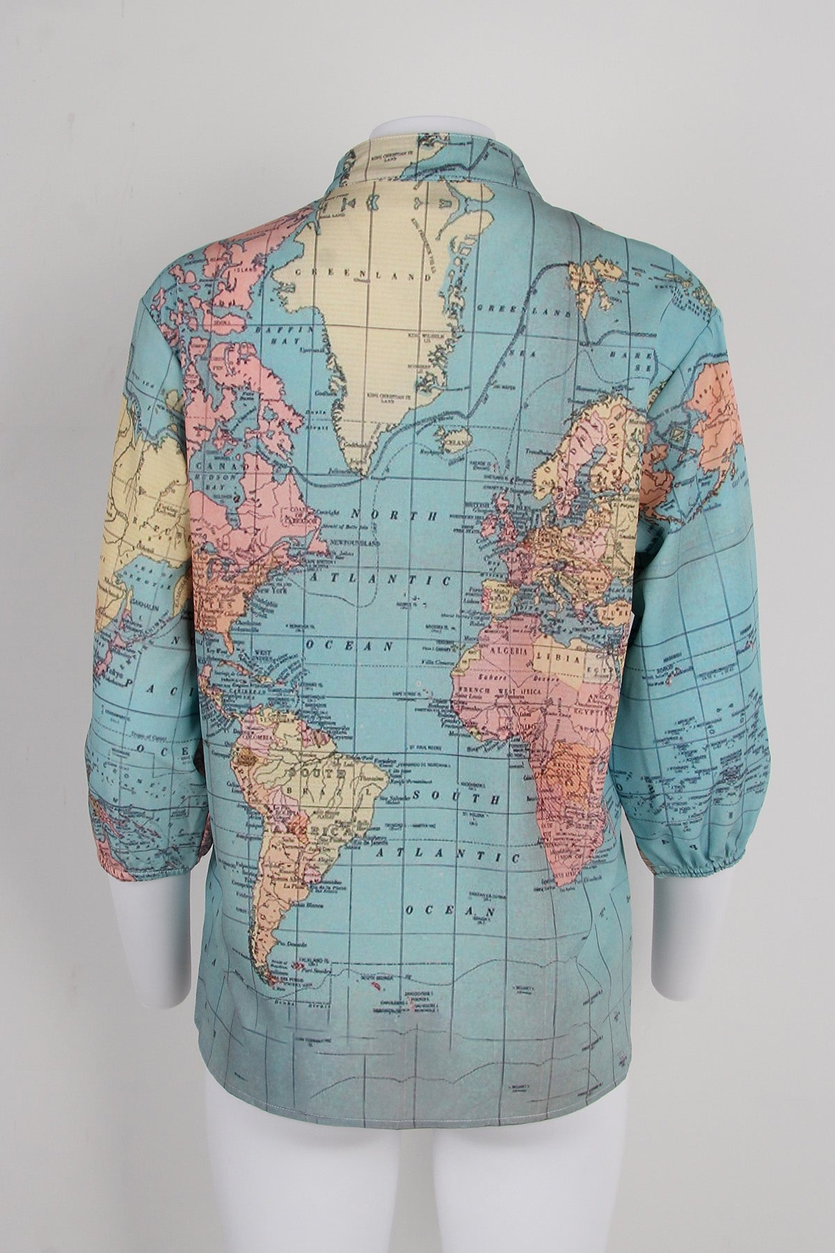 Blouse met wereldkaart