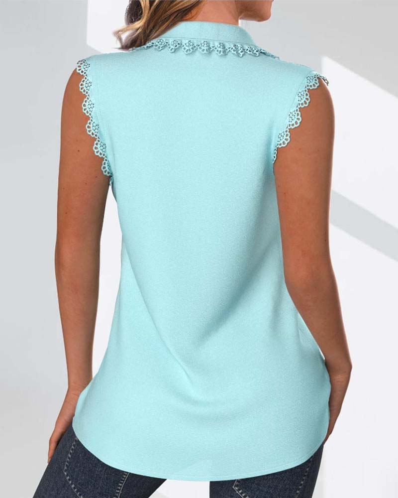 Elegante mouwloze top met revers